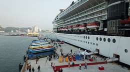 Halong International Cruise Port welcomes first 5-star cruise ship