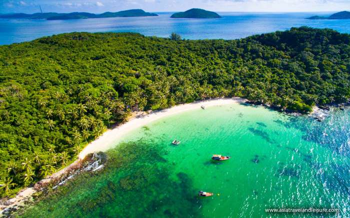 Unspoiled beach in Phu Quoc
