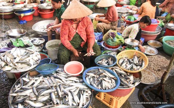 Fish market – a familiar scene in Mekong