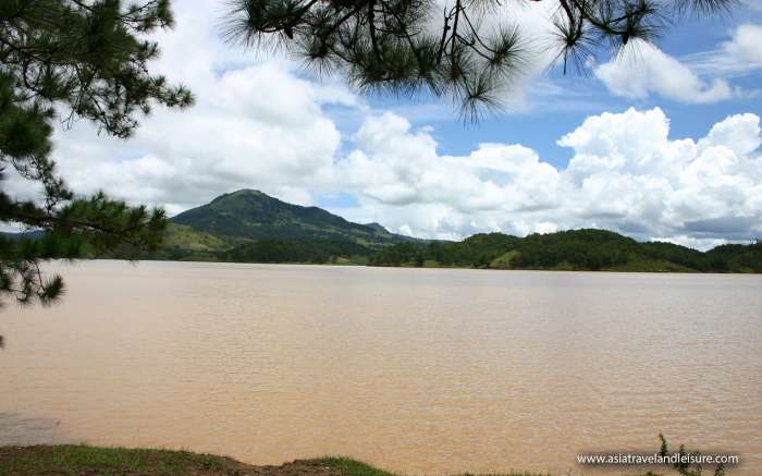 Tuyen Lam Lake on a clear sunny day