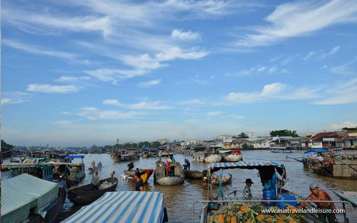 Vibrant Cai Rang floating market