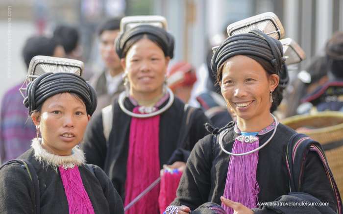Ethnic women in fair market 