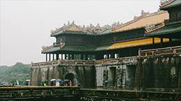 khai dinh king's mausoleum 