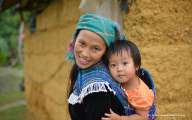 Mother and daughter wandering aroung Hoang A Tuong Palace