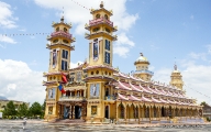 Overview of Cao Dai Temple