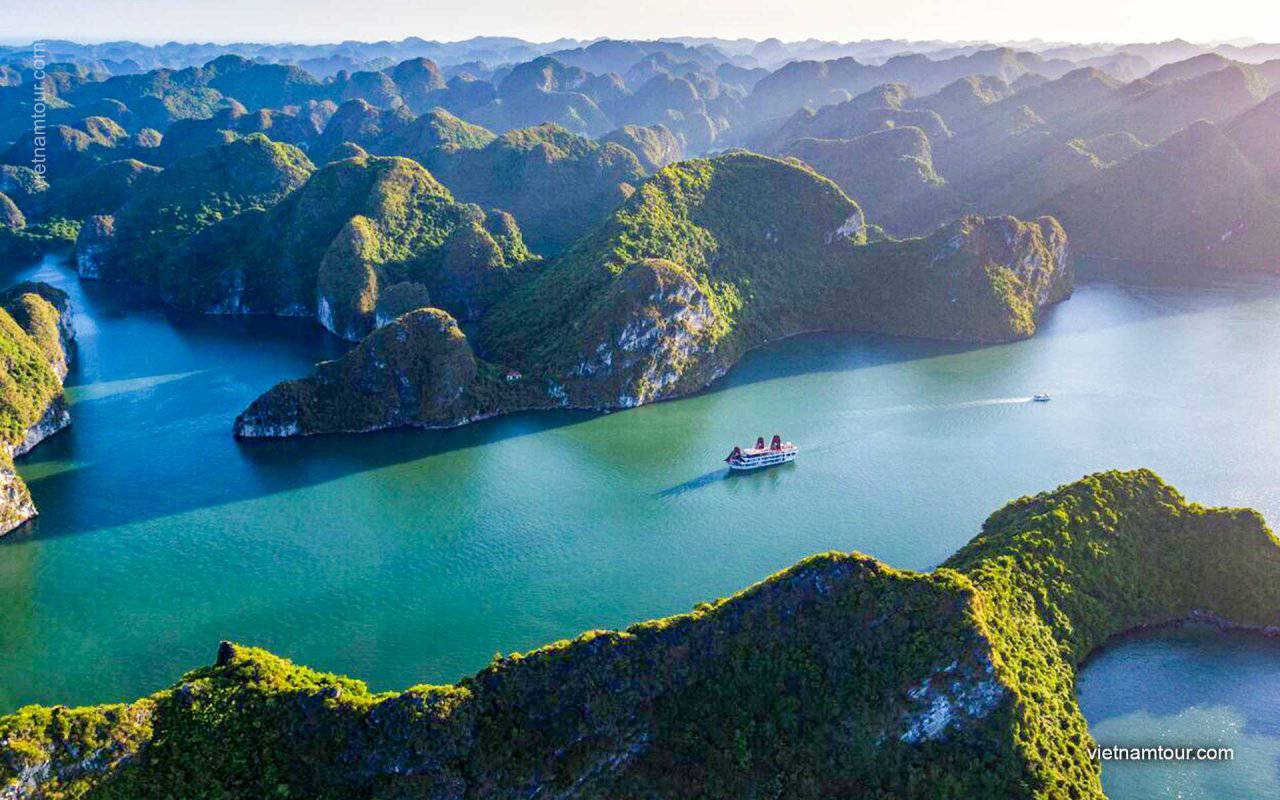 flight-over-halong-bay-2