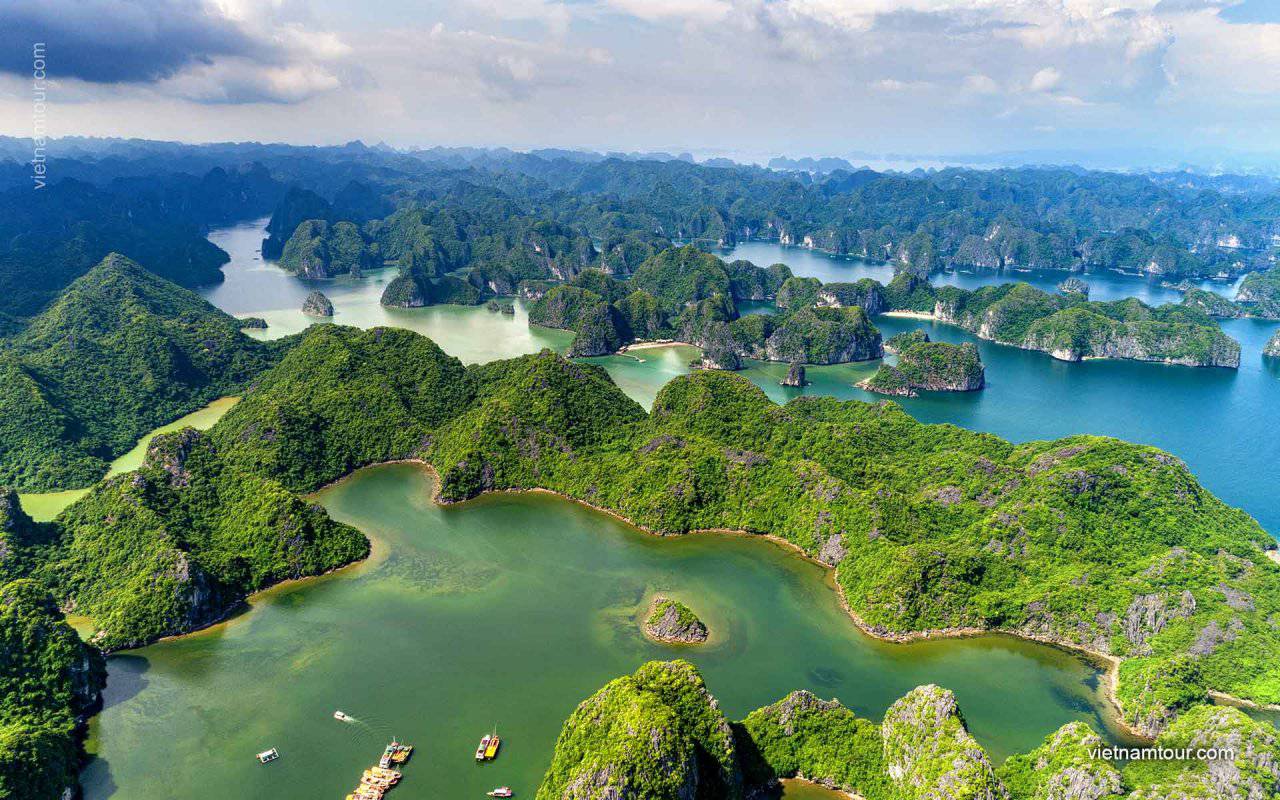 flight-over-halong-bay-1