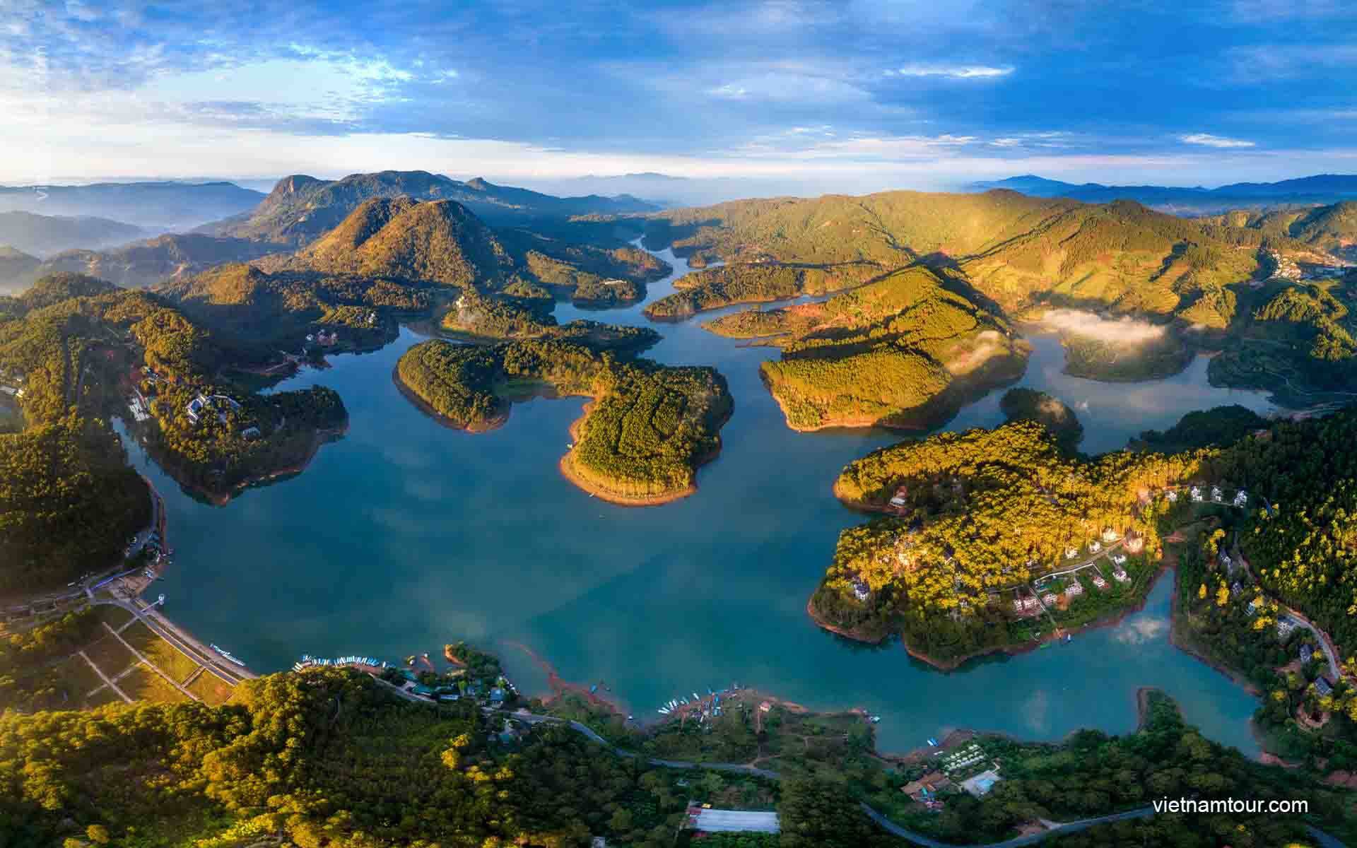 Absolute Vietnam Discovery - 18 Days | Vietnam Tour Packages